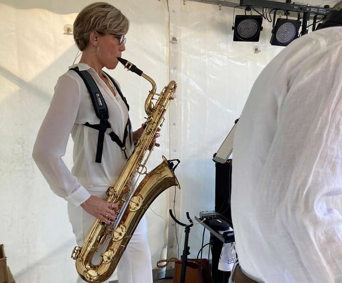 Eefke, Finance & Accounting Manager at Scilife, playing saxophone