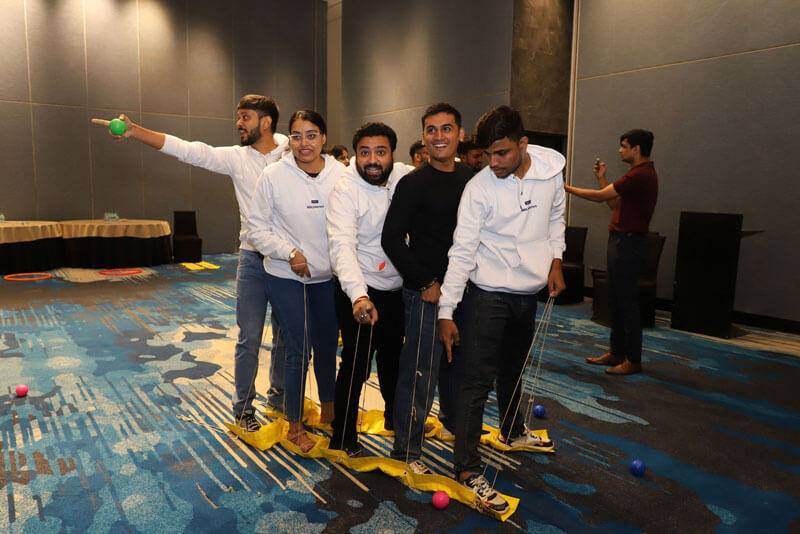 Team building coordination group activity | Scilife