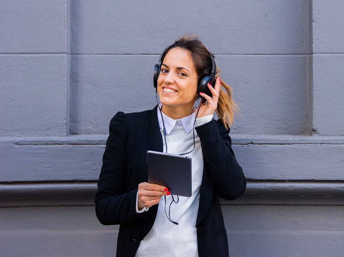 Customer testimonial featuring a SHOEBOX user representing their experience with the medical device solution | Scilife